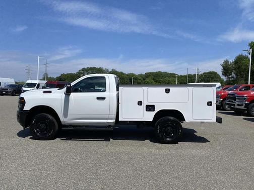 Bright White Clearcoat 2026 RAM 2500 Tradesman Regular Cab 4x4 8' Box