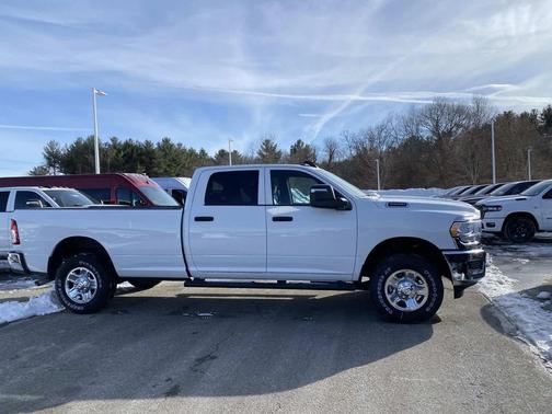 2023 RAM 2500 Tradesman Crew Cab 4x4 8' Box