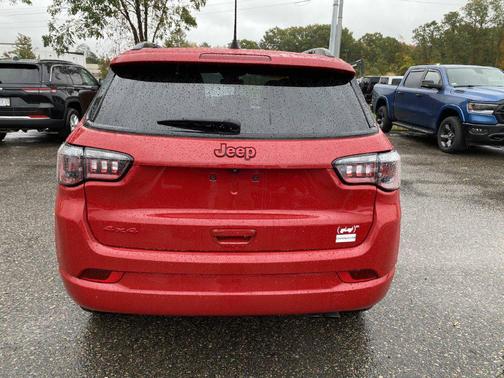 Redline Pearlcoat 2022 Jeep Compass (RED) Edition 4x4