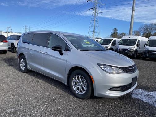 2026 Chrysler Voyager LX