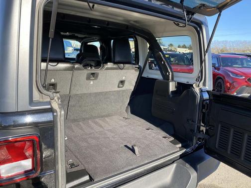 2023 Jeep Wrangler 4-Door Freedom 4x4