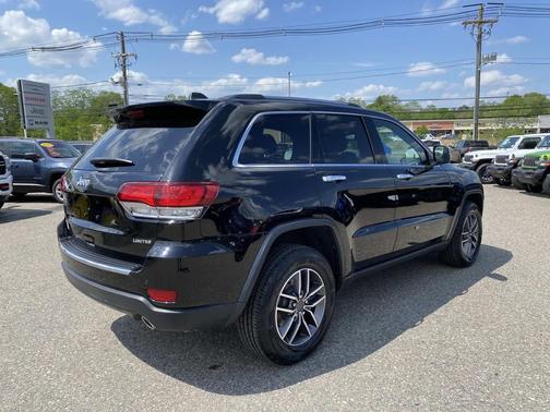 Diamond Black Crystal Pearlcoat 2022 Jeep Grand Cherokee Limited