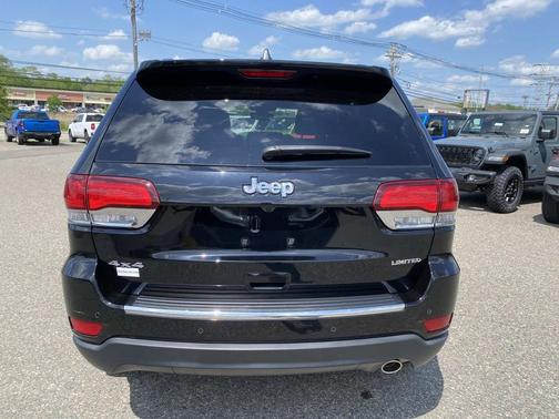 Diamond Black Crystal Pearlcoat 2022 Jeep Grand Cherokee Limited