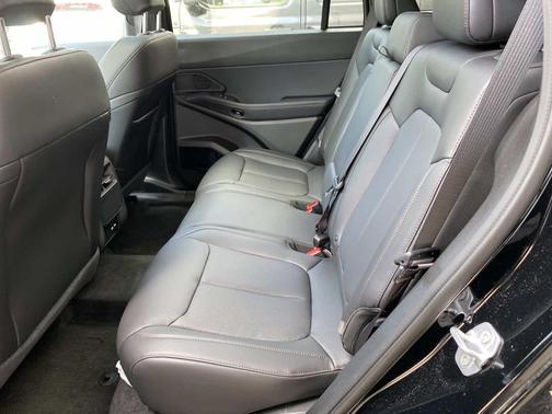 Diamond Black Crystal Pearlcoat 2026 Jeep Cherokee Limited