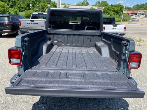 2025 Jeep Gladiator Sport S