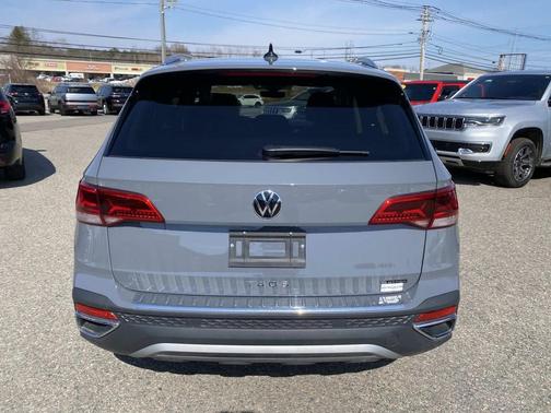 2024 Volkswagen Taos 1.5T SE