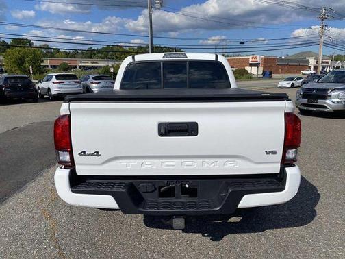 2022 Toyota Tacoma SR