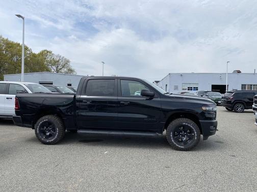 Diamond Black Crystal Pearlcoat 2026 RAM 1500 Warlock Crew Cab 4x4 5'7' Box