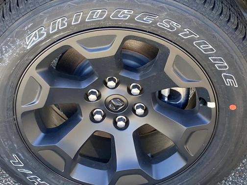 Granite Crystal Metallic Clearcoat 2026 RAM 1500 Big Horn/Lone Star