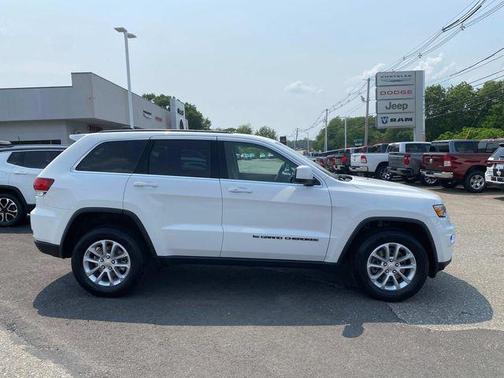 2022 Jeep Grand Cherokee Laredo