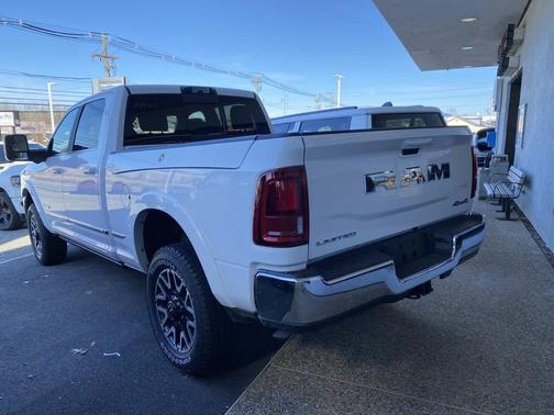 Bright White Clearcoat 2026 RAM 2500 Limited Crew Cab 4x4 6'4' Box