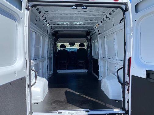 2025 RAM ProMaster 2500 Tradesman