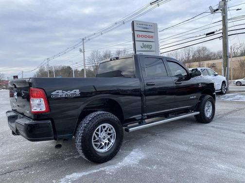 2022 RAM 2500 Big Horn Crew Cab 4x4 6'4' Box