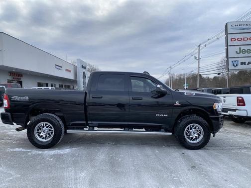 2022 RAM 2500 Big Horn Crew Cab 4x4 6'4' Box