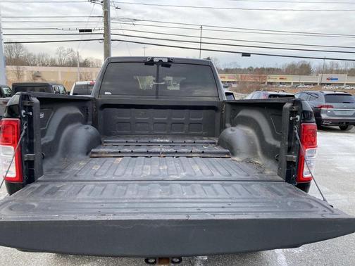 2022 RAM 2500 Big Horn Crew Cab 4x4 6'4' Box
