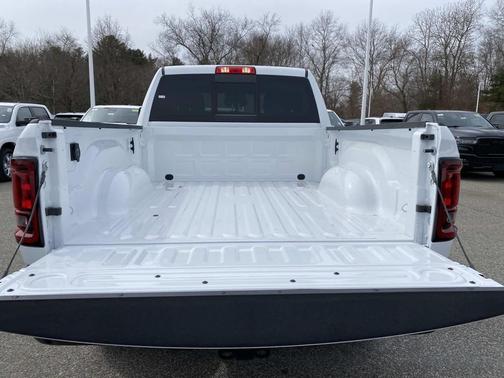 2026 RAM 2500 Tradesman Crew Cab 4x4 6'4' Box