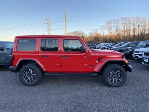 2026 Jeep Wrangler 4-Door Sahara 4x4
