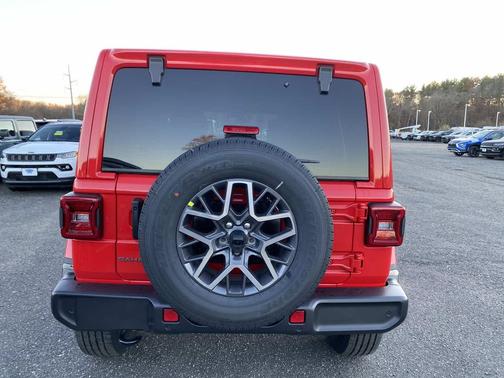 2026 Jeep Wrangler 4-Door Sahara 4x4