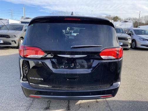 2026 Chrysler Voyager LX