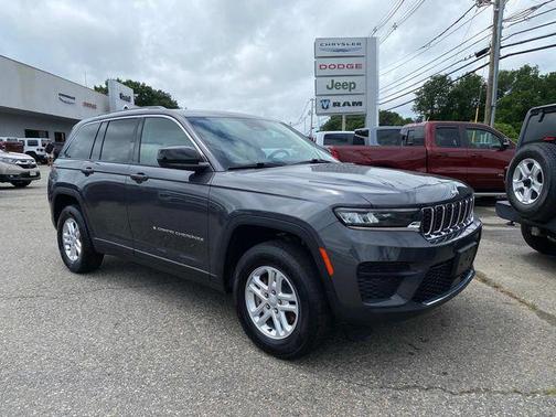 2022 Jeep Grand Cherokee Laredo