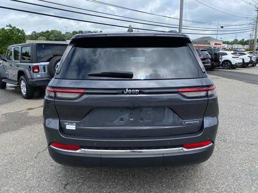 2022 Jeep Grand Cherokee Laredo