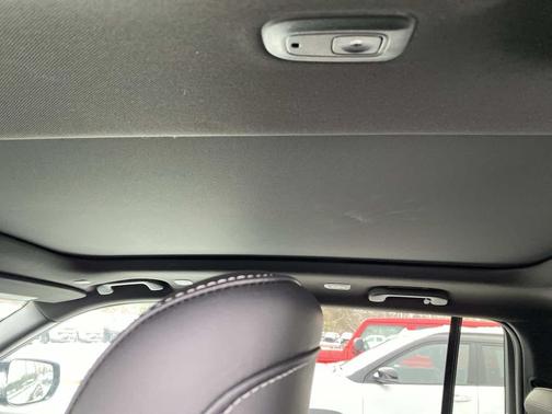 Diamond Black Crystal Pearlcoat 2026 Jeep Grand Cherokee Limited