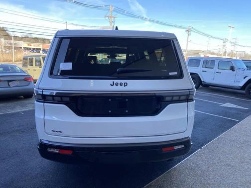 2026 Jeep Grand Wagoneer L 4x4