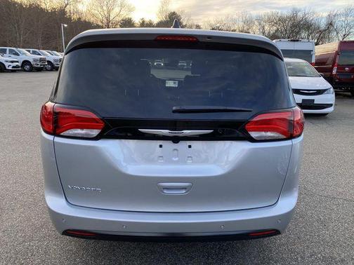 2026 Chrysler Voyager LX