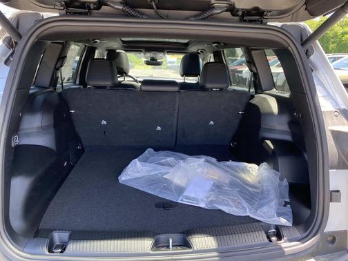 Silver Zynith Clearcoat 2026 Jeep Cherokee Limited