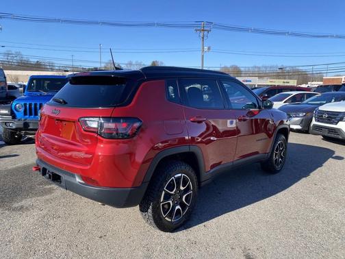 2025 Jeep Compass Trailhawk