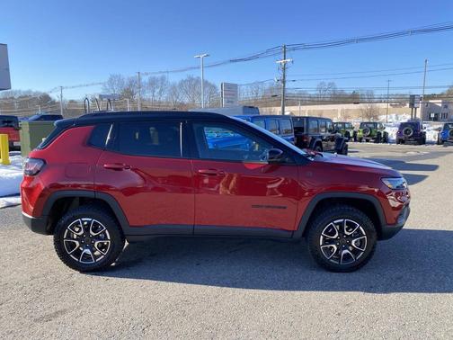 2025 Jeep Compass Trailhawk