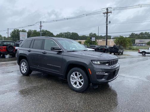 Baltic Gray Metallic Clearcoat 2023 Jeep Grand Cherokee Limited
