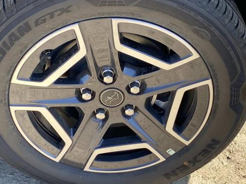Bright White Clearcoat 2026 Jeep Cherokee Laredo 4x4