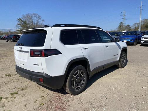 Bright White Clearcoat 2026 Jeep Cherokee Laredo 4x4