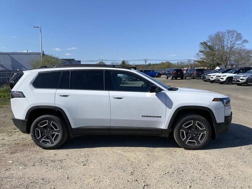 Bright White Clearcoat 2026 Jeep Cherokee Laredo 4x4