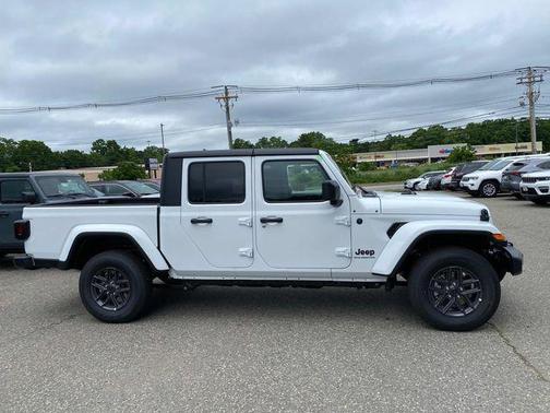 2025 Jeep Gladiator Sport S
