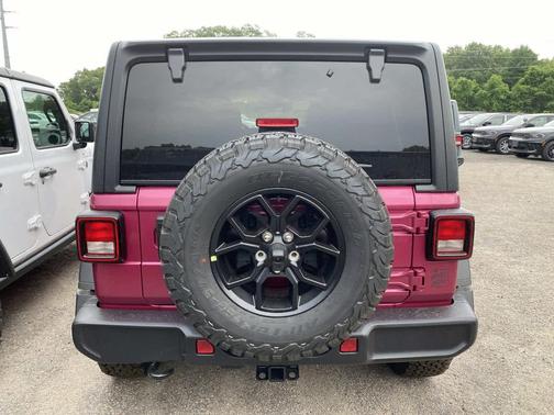 Tuscadero Pearlcoat 2026 Jeep Wrangler Willys