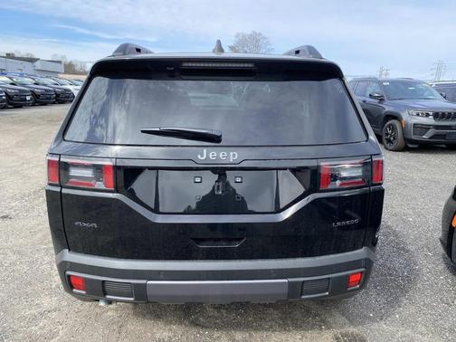 2026 Jeep Cherokee Laredo 4x4