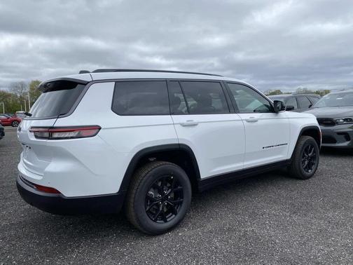 Bright White Clearcoat 2026 Jeep Grand Cherokee L Altitude