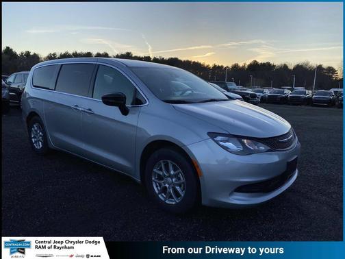 2026 Chrysler Voyager LX