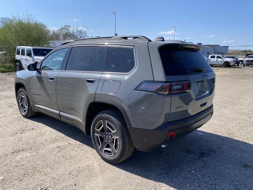 Sting-Gray Clearcoat 2026 Jeep Cherokee Laredo 4x4