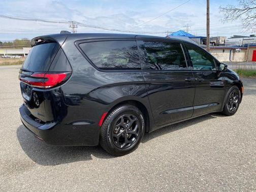 2023 Chrysler Pacifica Hybrid Limited