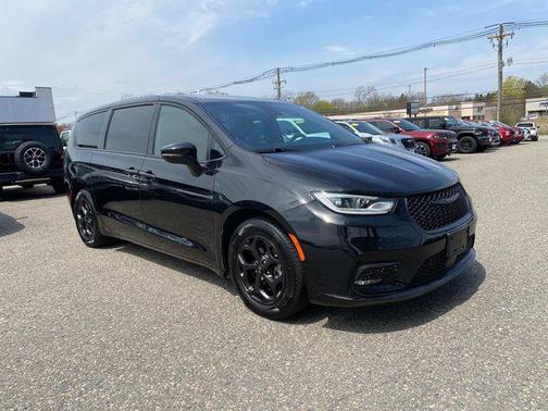 2023 Chrysler Pacifica Hybrid Limited