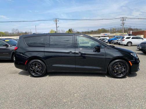 2023 Chrysler Pacifica Hybrid Limited