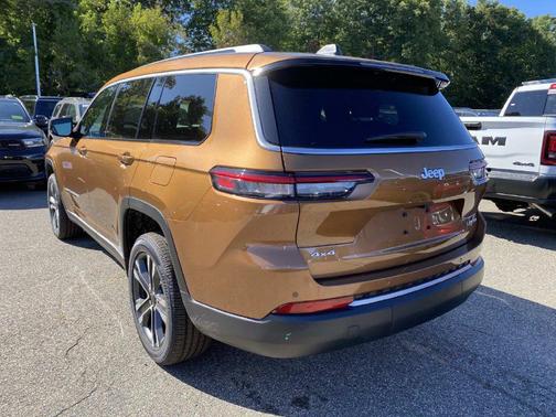 Copper Shino Metallic Clearcoat 2027 Jeep Grand Cherokee L Limited