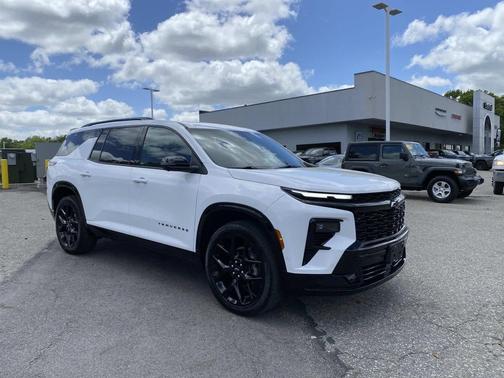 Summit White 2024 Chevrolet Traverse RS