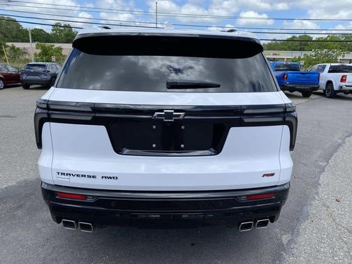 Summit White 2024 Chevrolet Traverse RS