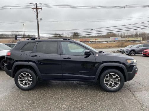 2022 Jeep Cherokee Trailhawk