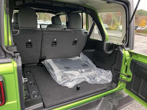 Mojito Clearcoat 2026 Jeep Wrangler Sport