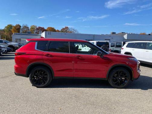 2024 Mitsubishi Outlander SE Black Edition w/Pano Roof S-AWC